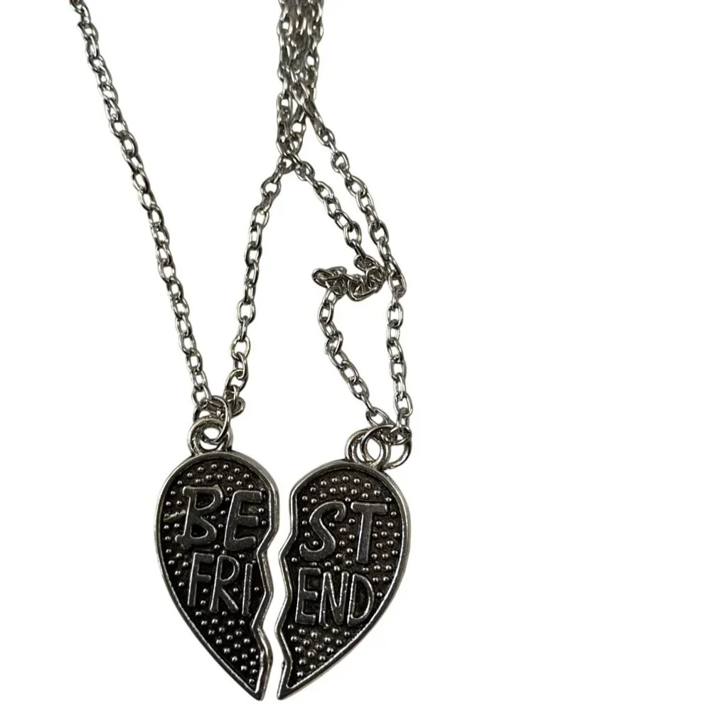 Best Friends Broken Heart Pendant Necklace Pair‎ Silver Tone Chain